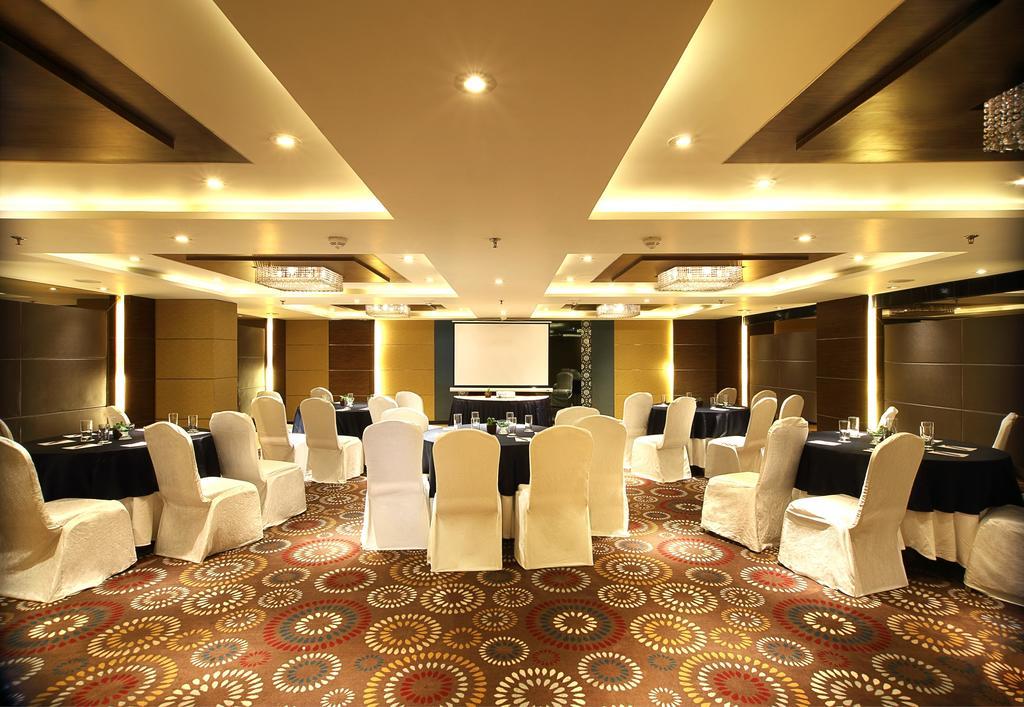 Fortune Select Sg Highway, Ahmedabad - Member Itc Hotels' Group Zewnętrze zdjęcie