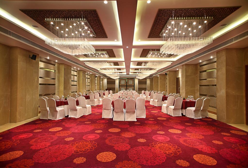 Fortune Select Sg Highway, Ahmedabad - Member Itc Hotels' Group Zewnętrze zdjęcie