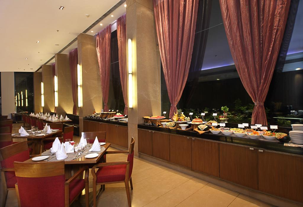 Fortune Select Sg Highway, Ahmedabad - Member Itc Hotels' Group Zewnętrze zdjęcie