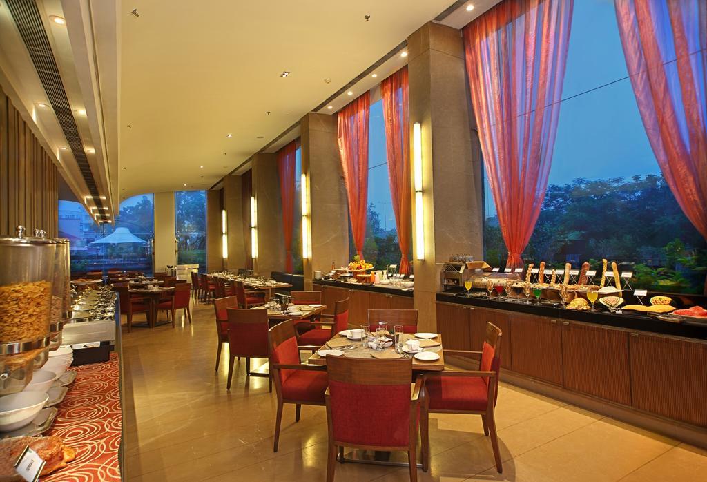 Fortune Select Sg Highway, Ahmedabad - Member Itc Hotels' Group Zewnętrze zdjęcie