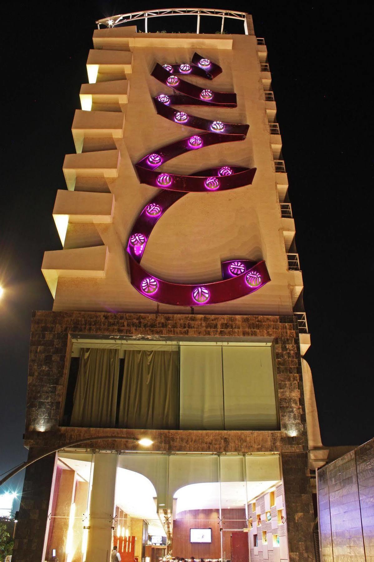 Fortune Select Sg Highway, Ahmedabad - Member Itc Hotels' Group Zewnętrze zdjęcie