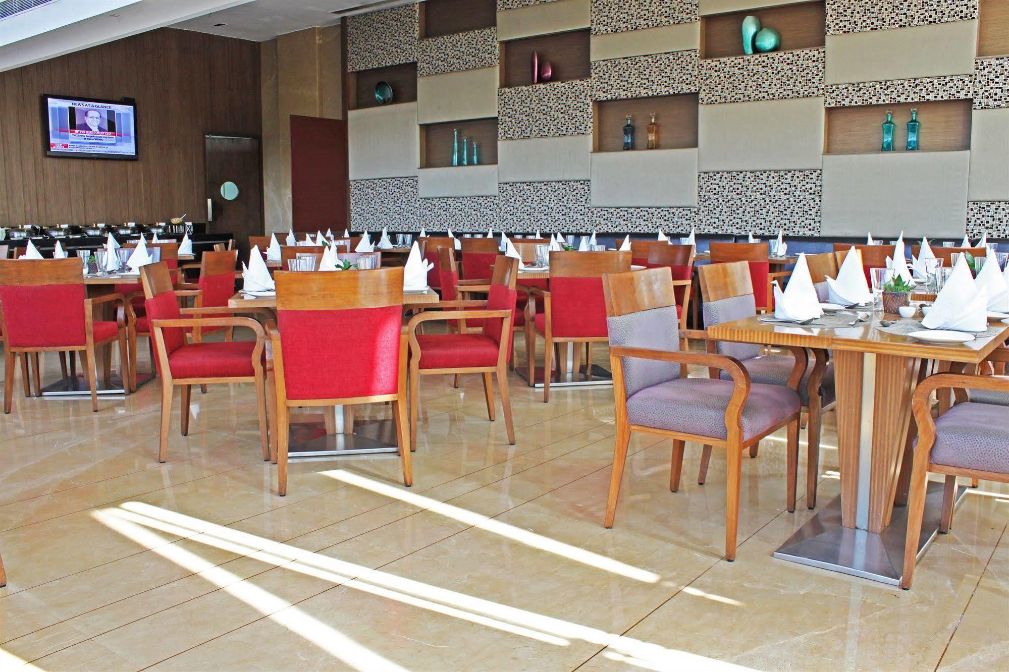 Fortune Select Sg Highway, Ahmedabad - Member Itc Hotels' Group Zewnętrze zdjęcie