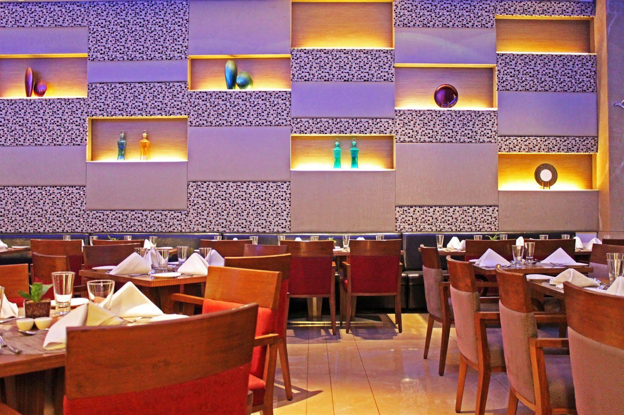 Fortune Select Sg Highway, Ahmedabad - Member Itc Hotels' Group Zewnętrze zdjęcie