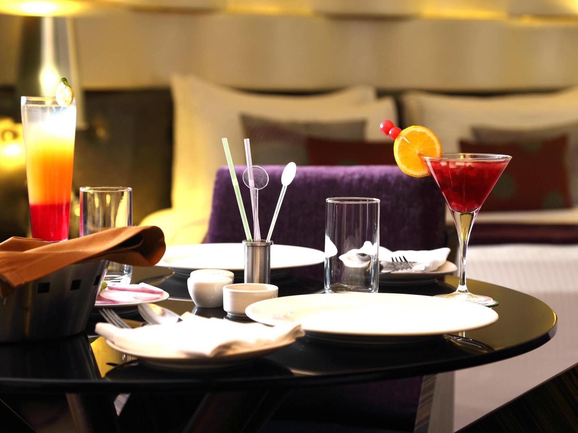 Fortune Select Sg Highway, Ahmedabad - Member Itc Hotels' Group Zewnętrze zdjęcie