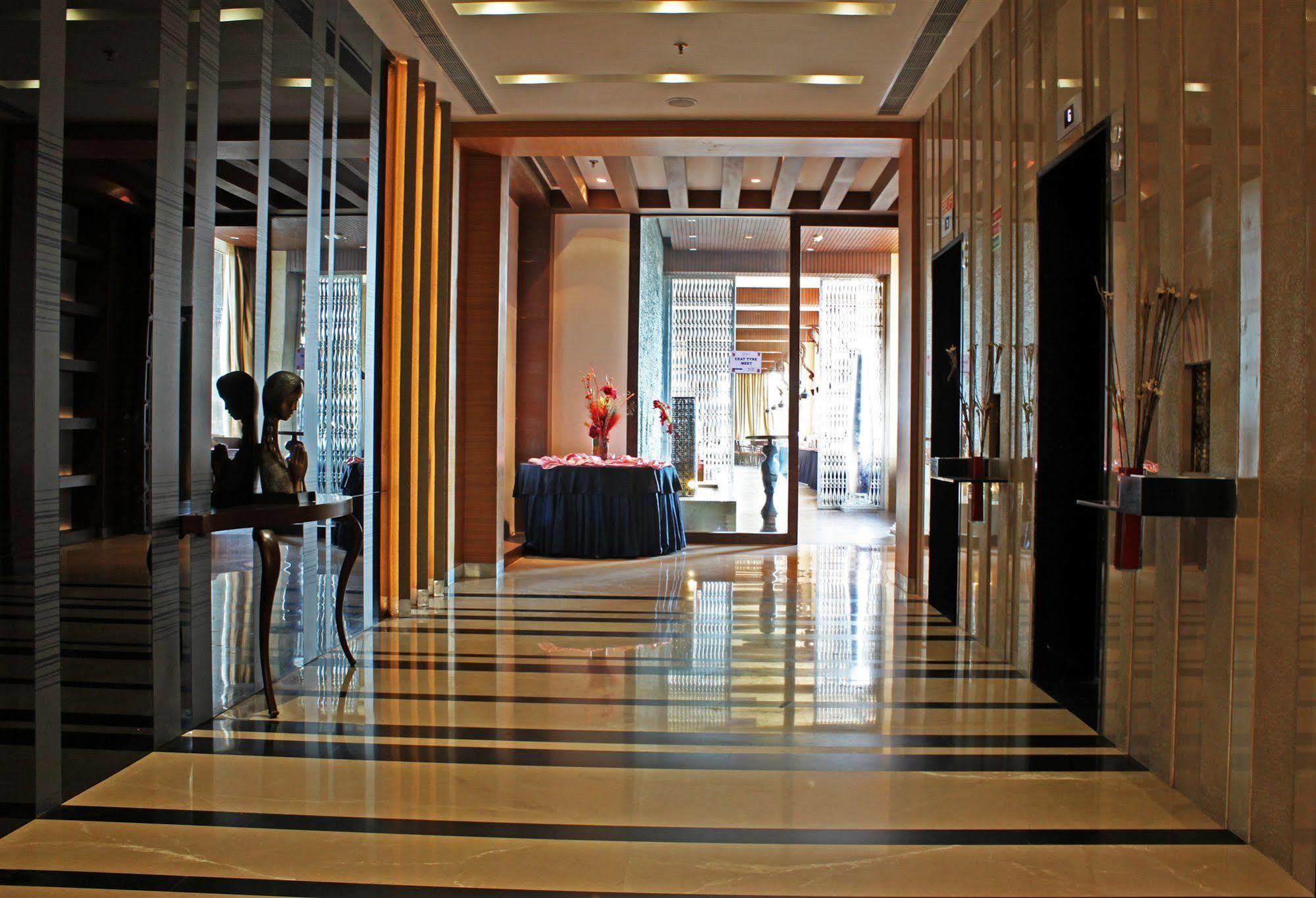 Fortune Select Sg Highway, Ahmedabad - Member Itc Hotels' Group Zewnętrze zdjęcie