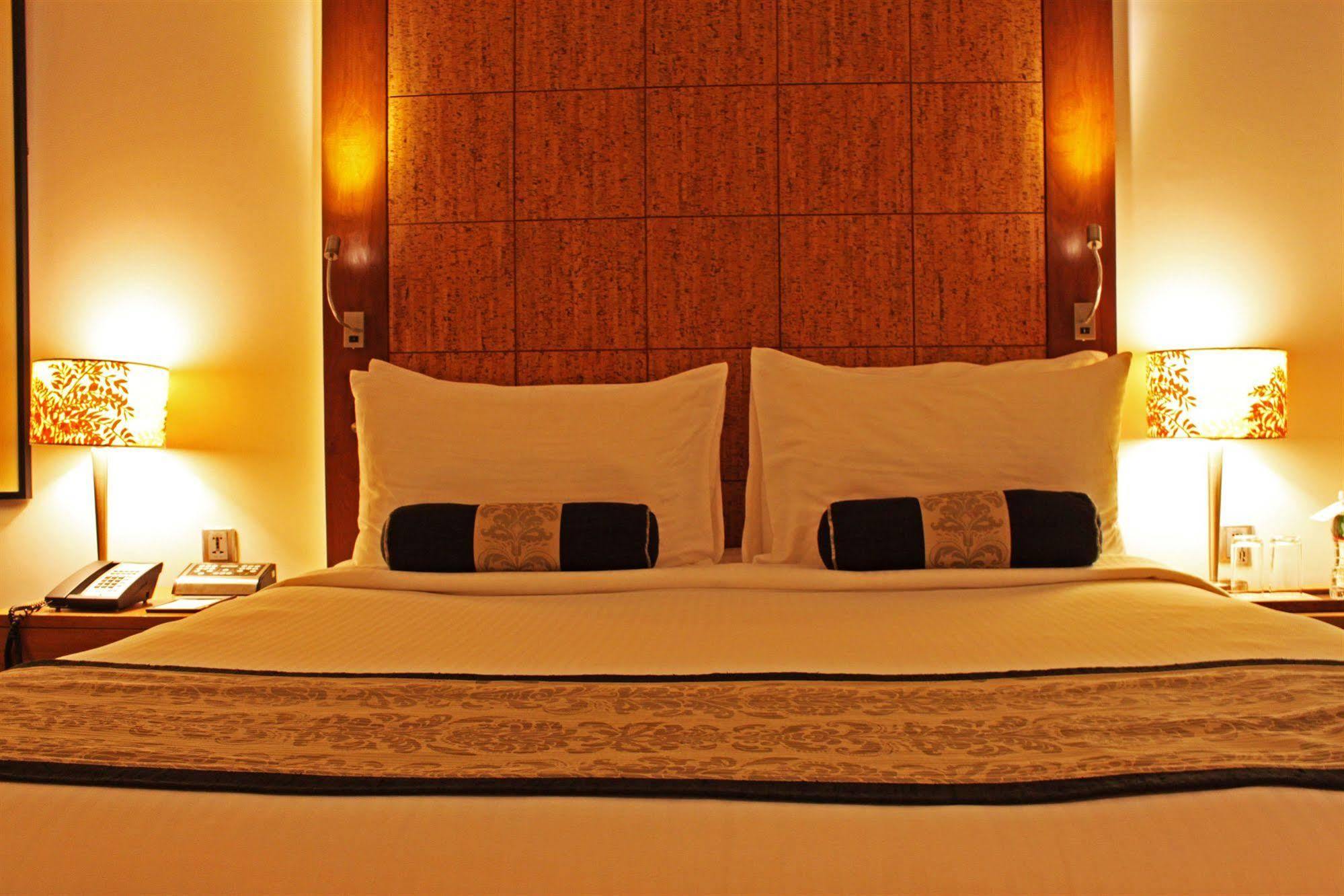 Fortune Select Sg Highway, Ahmedabad - Member Itc Hotels' Group Zewnętrze zdjęcie
